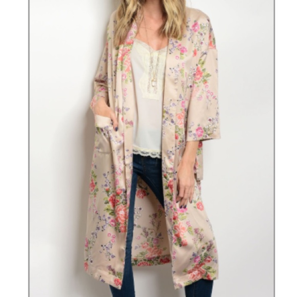 🌺Taupe Floral Silky Duster🌺